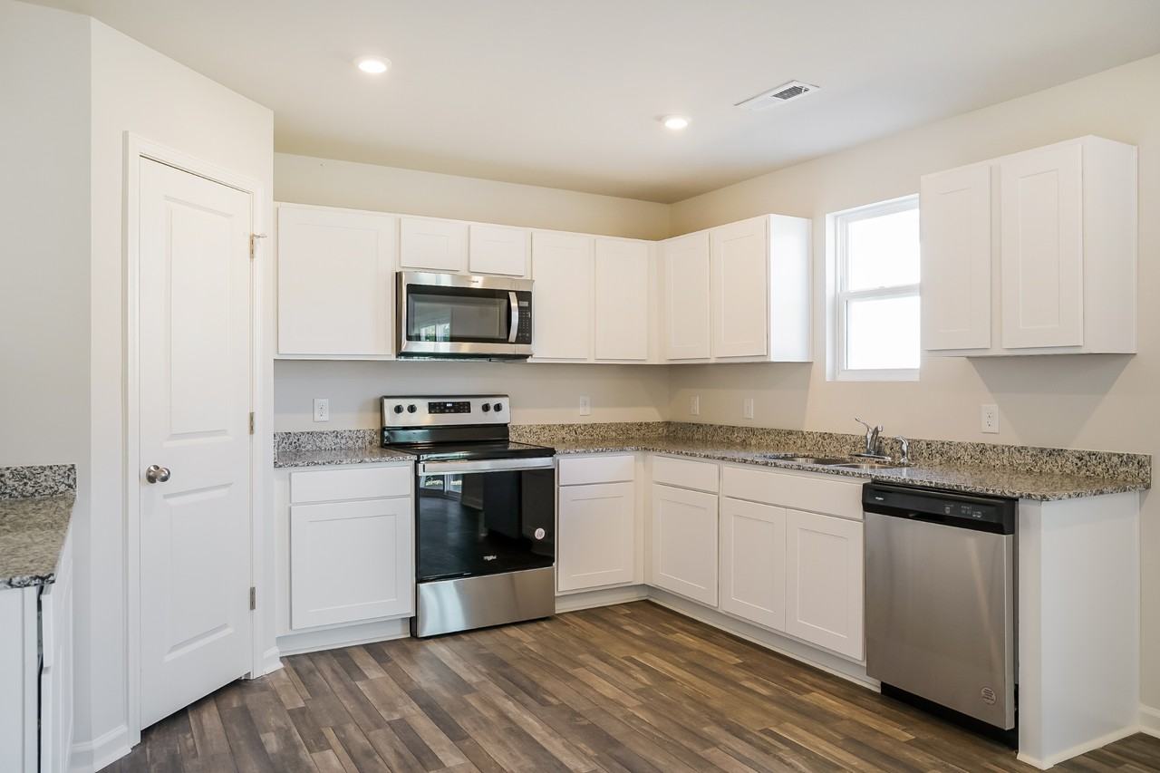 2505 2505 Kenton Ct. SE - Photo 5 of 28