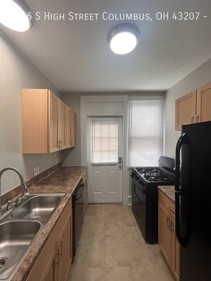 1516 S High St #1516 - Photo 2 of 13