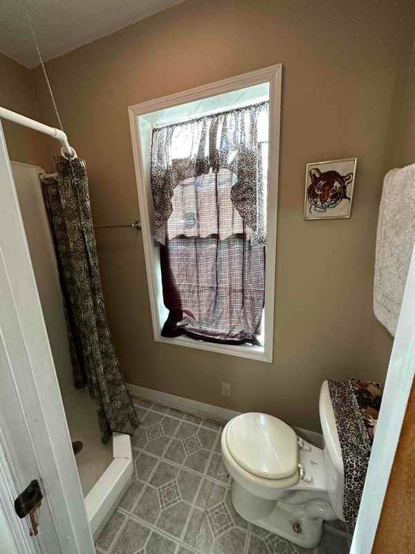 844 Dent St - Photo 2 of 12