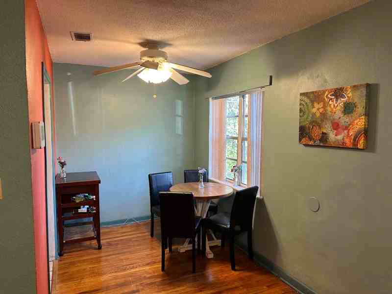 844 Dent St - Photo 3 of 12