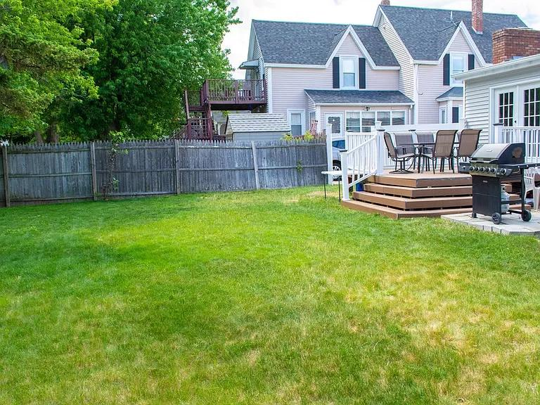 891 Somerville St - Photo 2 of 19