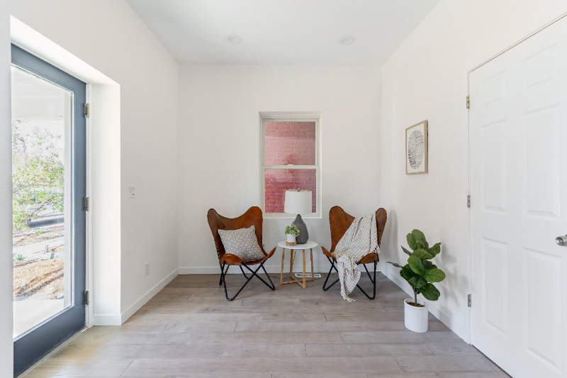 1533 E 30th Ave - Photo 3 of 23