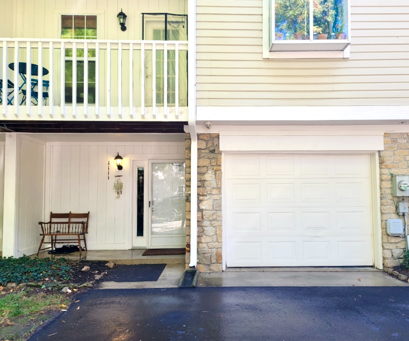 1111 Island Woods Dr - Photo 2 of 27