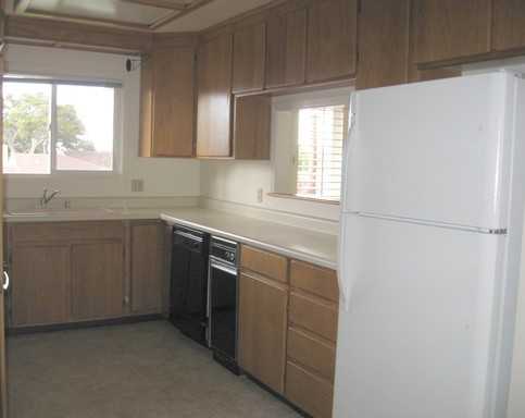 250 Edinburgh Ave - Photo 3 of 9