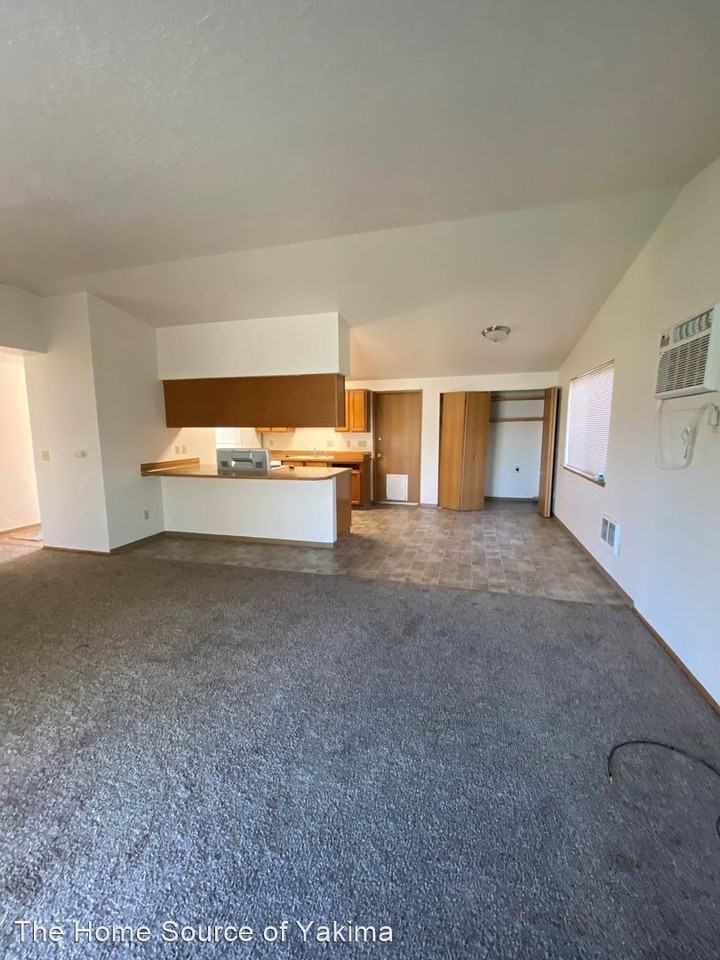 1511 S 73rd Ave - Photo 2 of 17