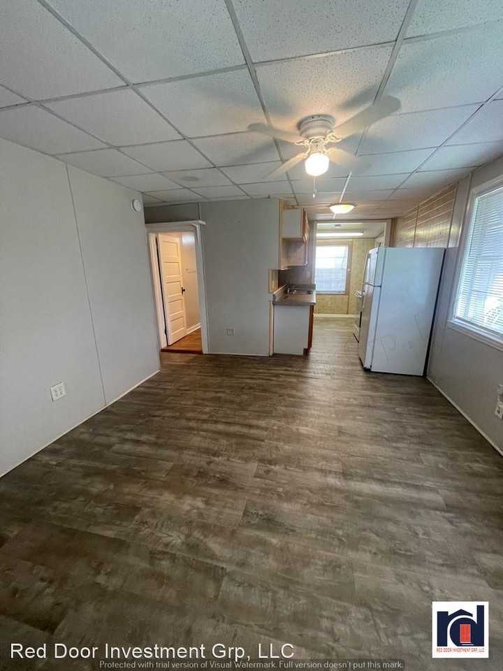 823 Pennsylvania Avenue - Photo 3 of 31