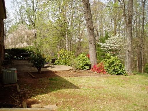 209 Nottingham Cir - Photo 3 of 12