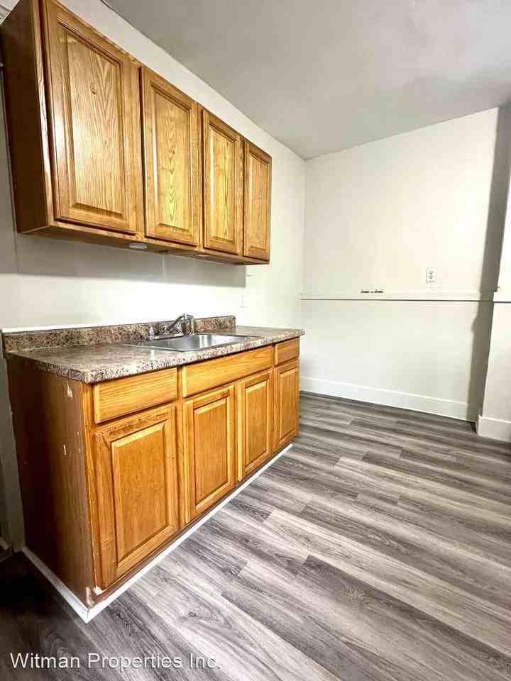 18-22 St. Jerome Ave - Photo 2 of 8