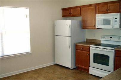 1225 Lake Ave - Photo 3 of 5