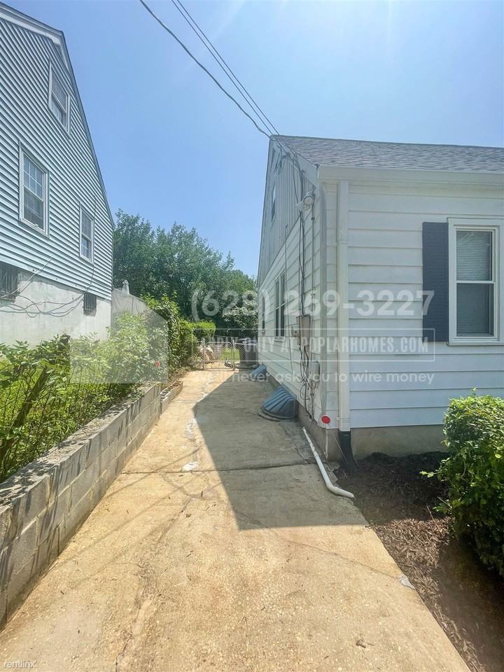 5427 Varnum St - Photo 3 of 37