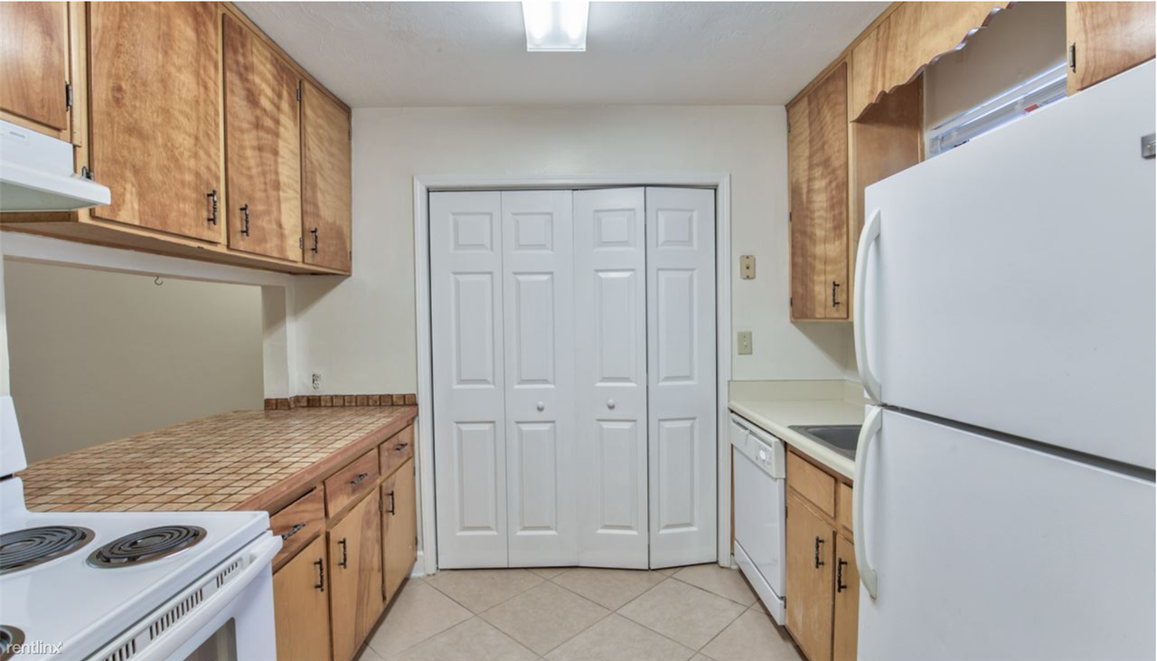 4777 Leah Ln - Photo 3 of 15