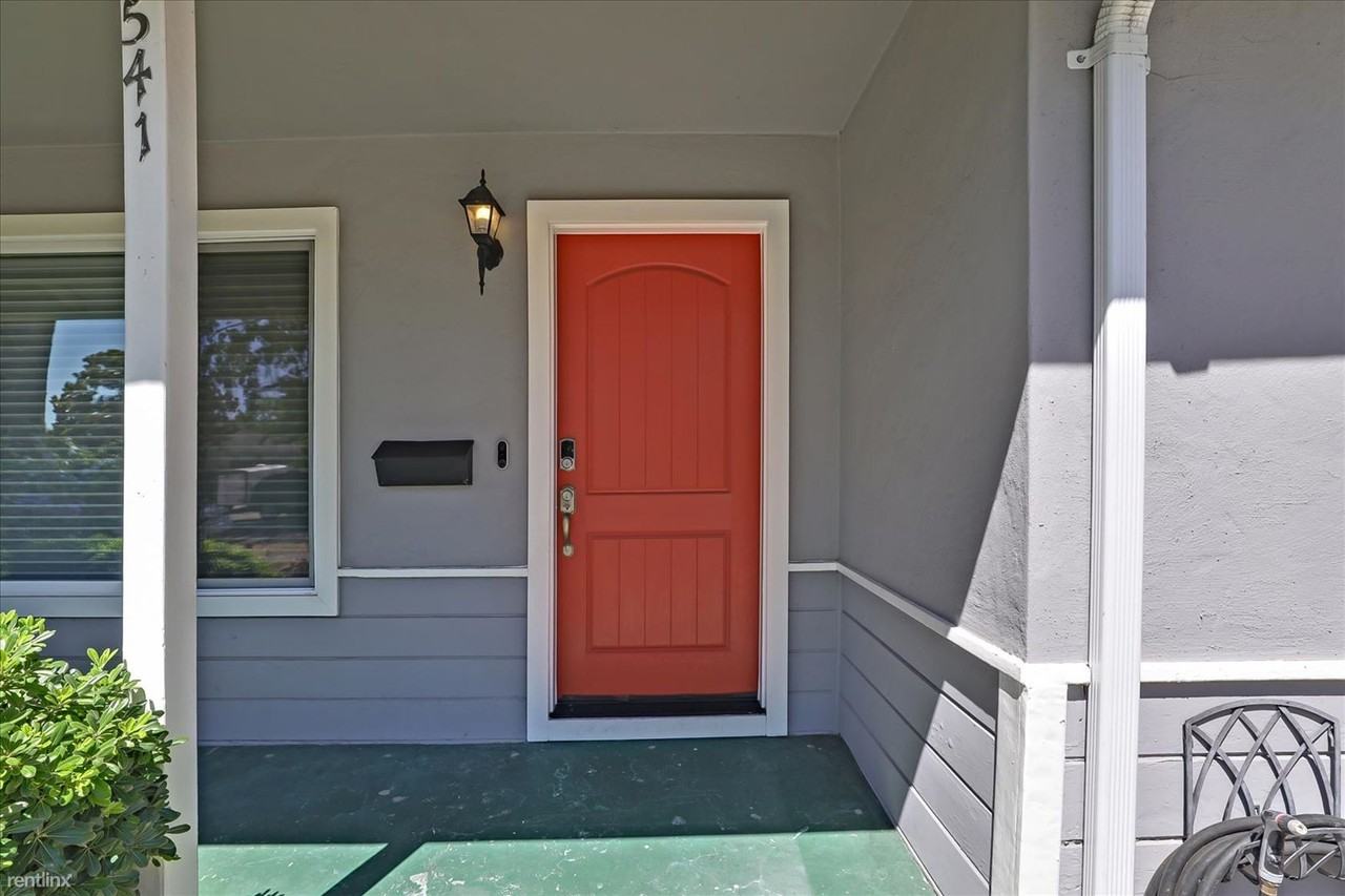 541 Richmond Ave - Photo 3 of 38