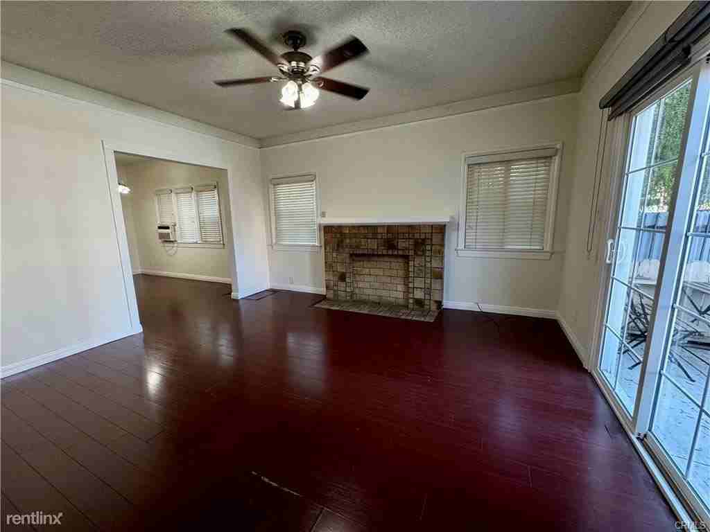 641 N Plymouth Blvd #2 - Photo 2 of 12