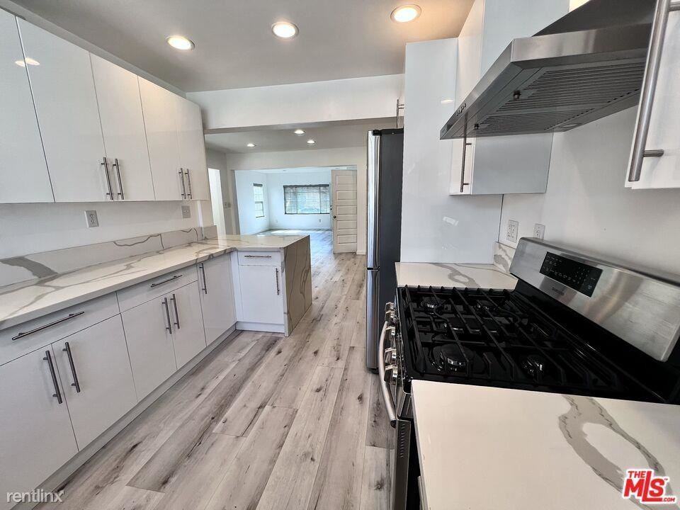 1206 Keniston Ave - Photo 3 of 12