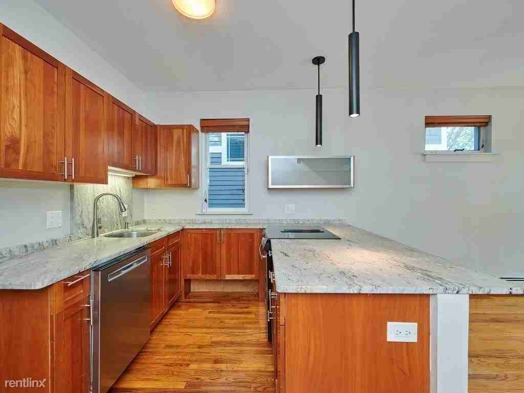 11 Blackstone St #1 - Photo 3 of 6