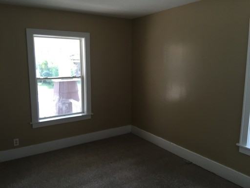 704 W Dewald St - Photo 3 of 7