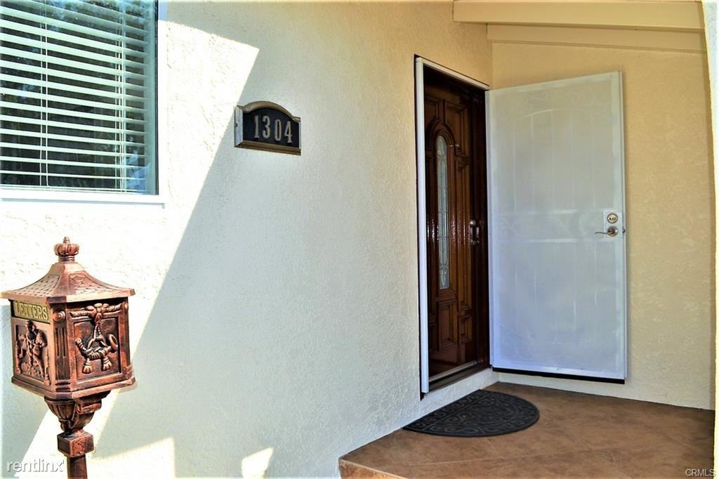 1304 Cordary Ave - Photo 2 of 10