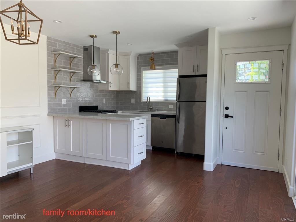 438 S Peck Ave - Photo 3 of 10