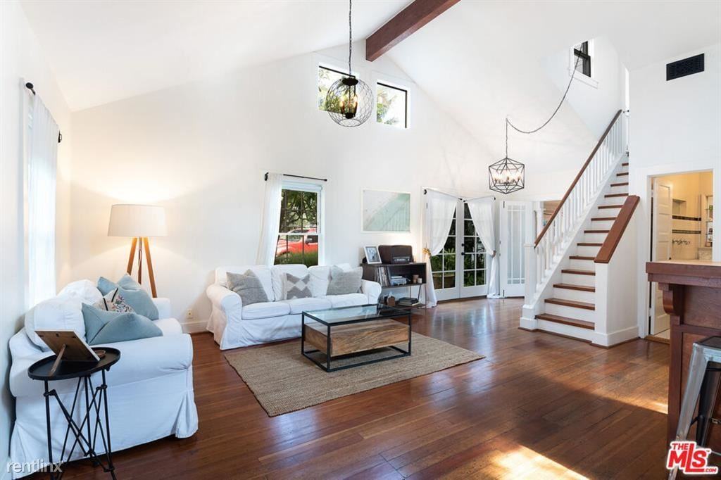 213 Pacific St - Photo 2 of 10