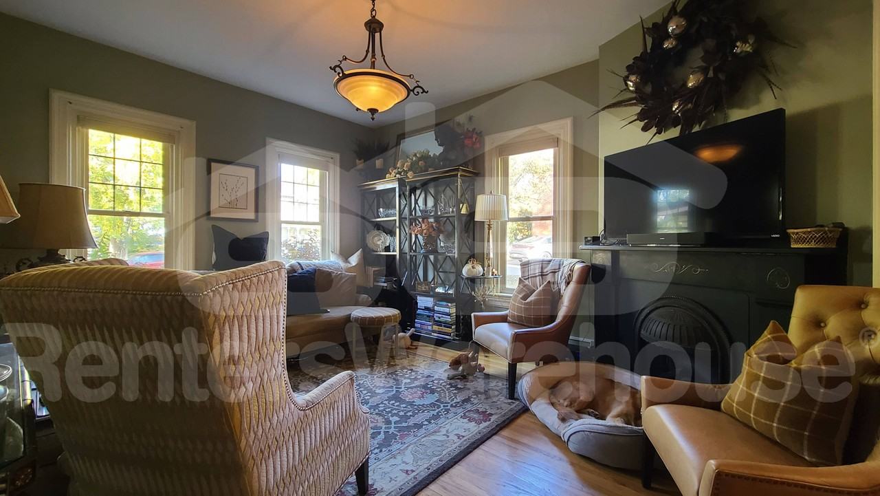 714 3rd St #1 - Photo 2 of 10