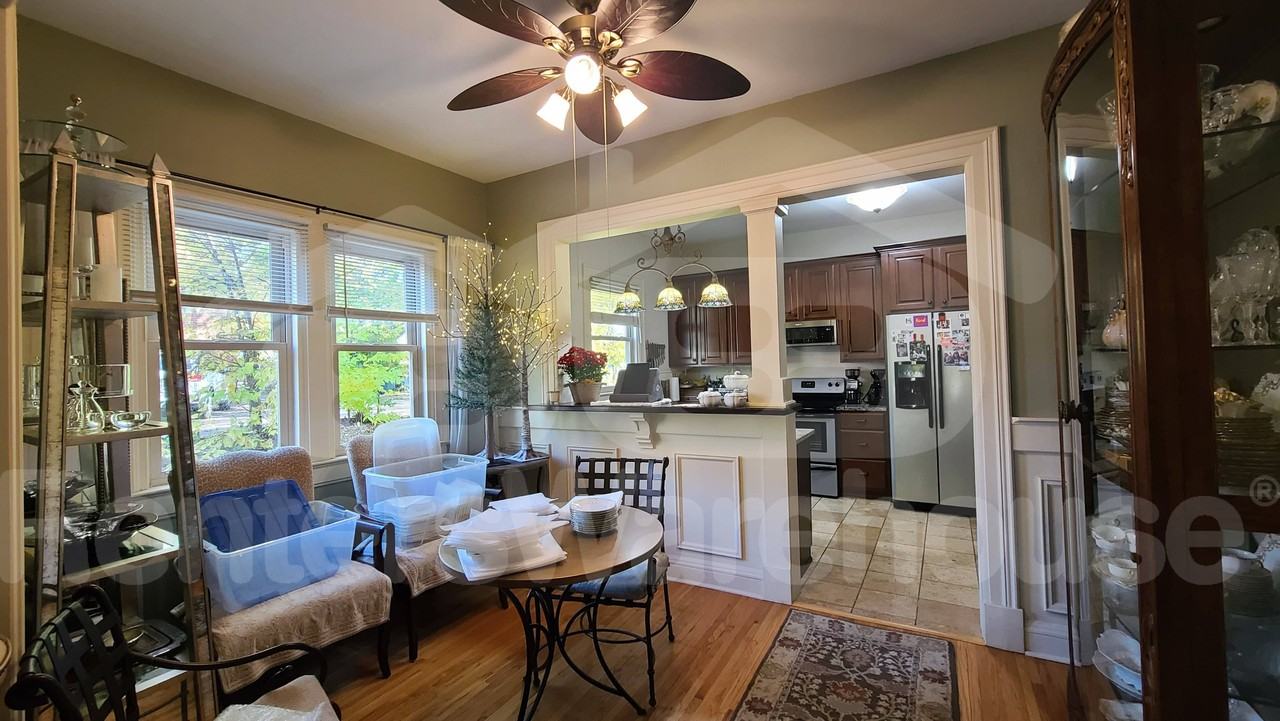 714 3rd St #1 - Photo 3 of 10