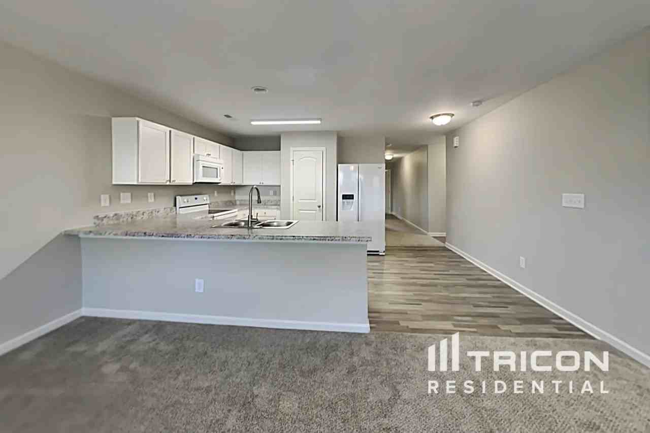 567 Scarlet Leaf Ln - Photo 2 of 11