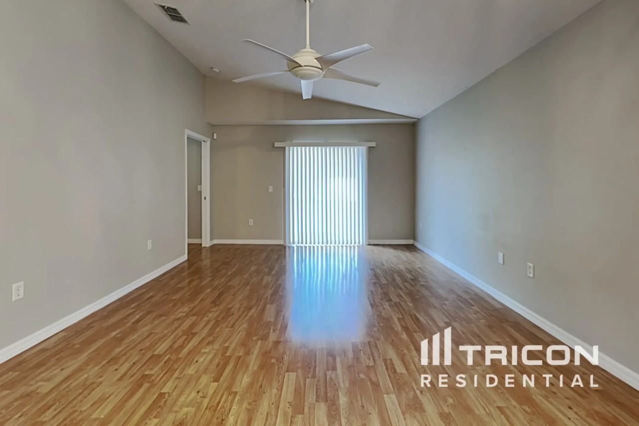 7640 7640 Prospect Hill Circle New Port Richey FL - Photo 2 of 14