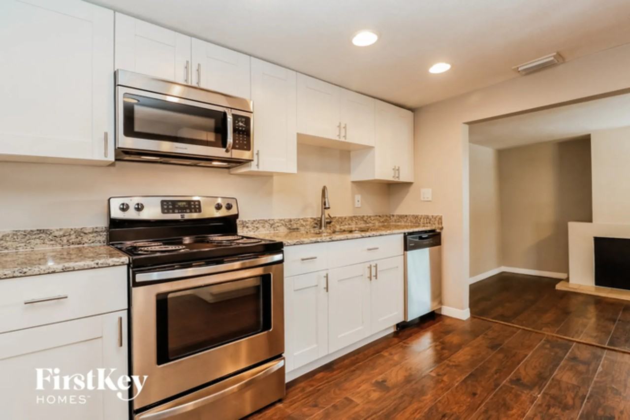 515 E Morgan St - Photo 3 of 12