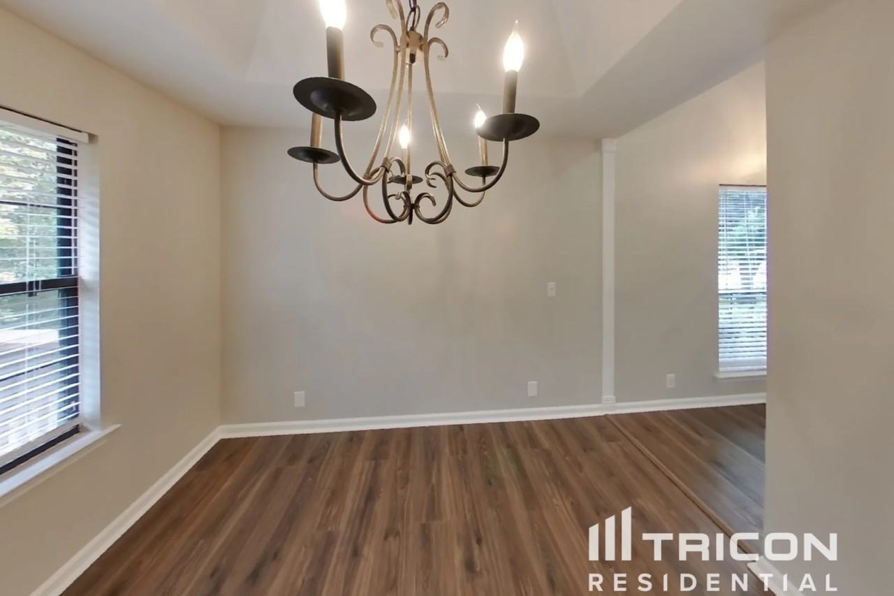 6832 Sunnywood Dr - Photo 3 of 32