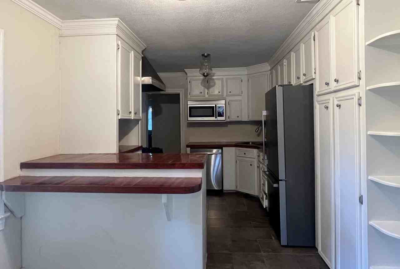134 W Ninth Ave - Photo 3 of 4