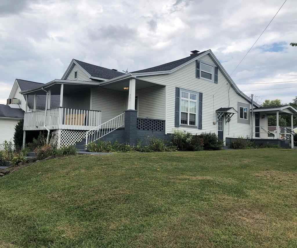 231 Vernon St, Wheelersburg, OH 45694 3 Bedroom House for 1,350/month