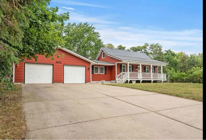 6833 Sunrise Dr - Photo 2 of 34