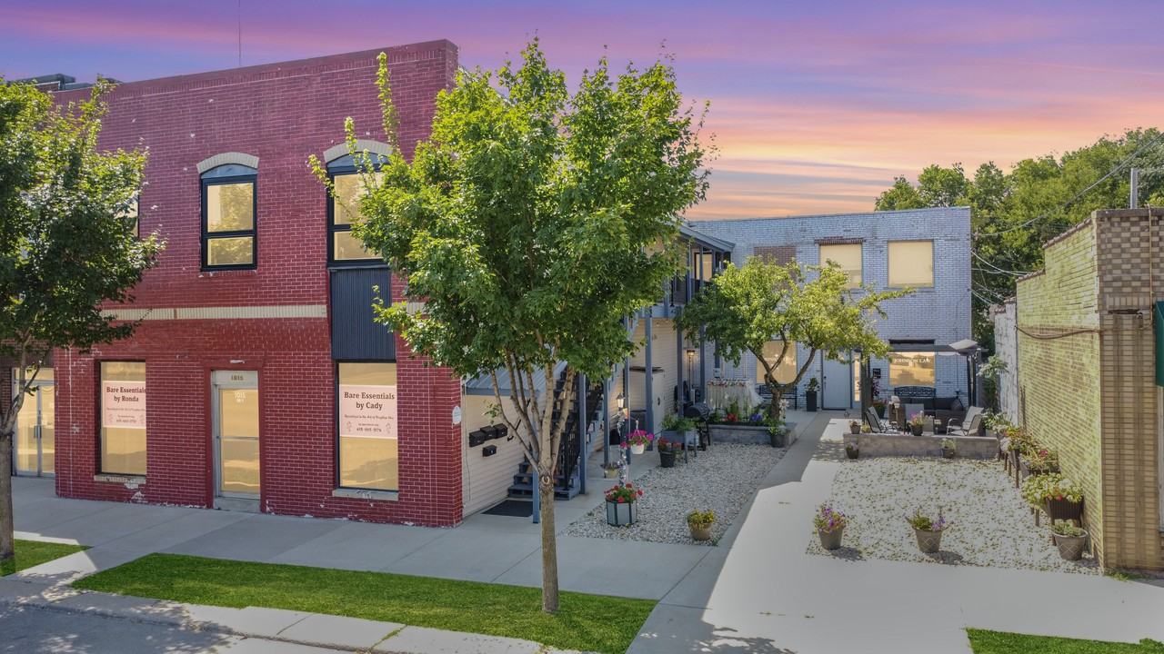 1015 La Salle Street #3 - Photo 2 of 18