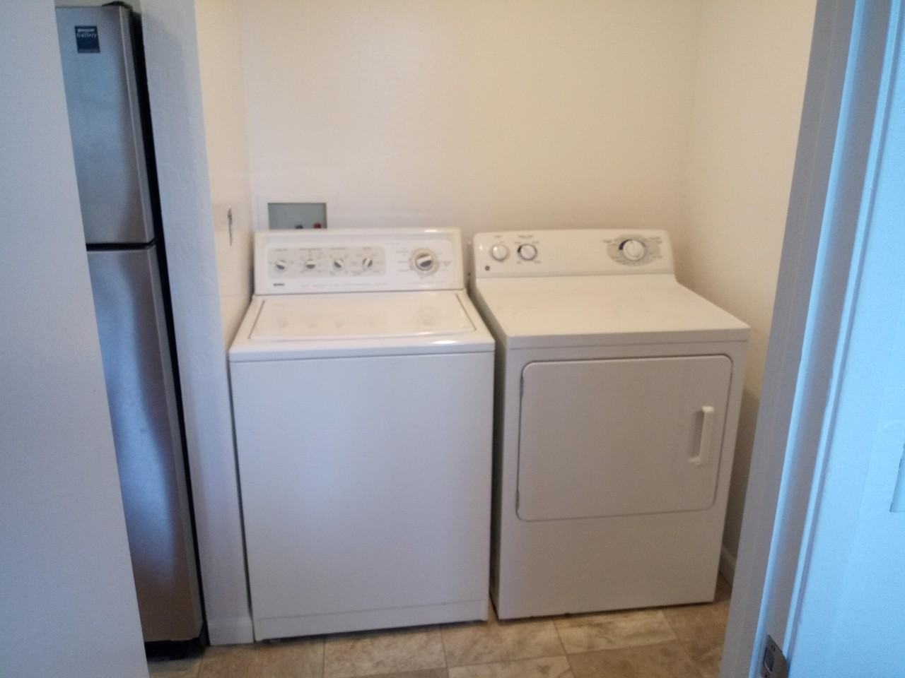 211 Barnett Street - Photo 3 of 15