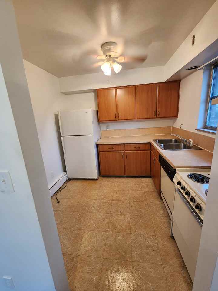 2528 Vera Ave #3 - Photo 3 of 23