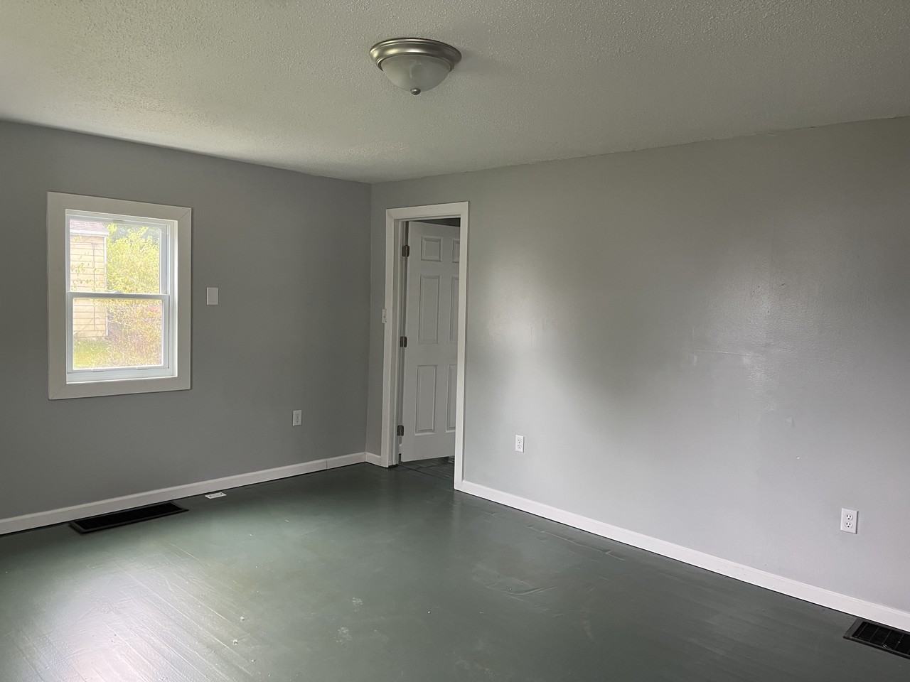 1068 N Russell St #NA - Photo 3 of 7
