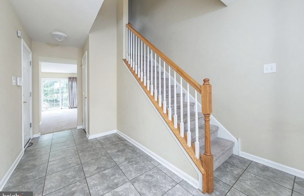 127 Acorn Dr #1 - Photo 2 of 20