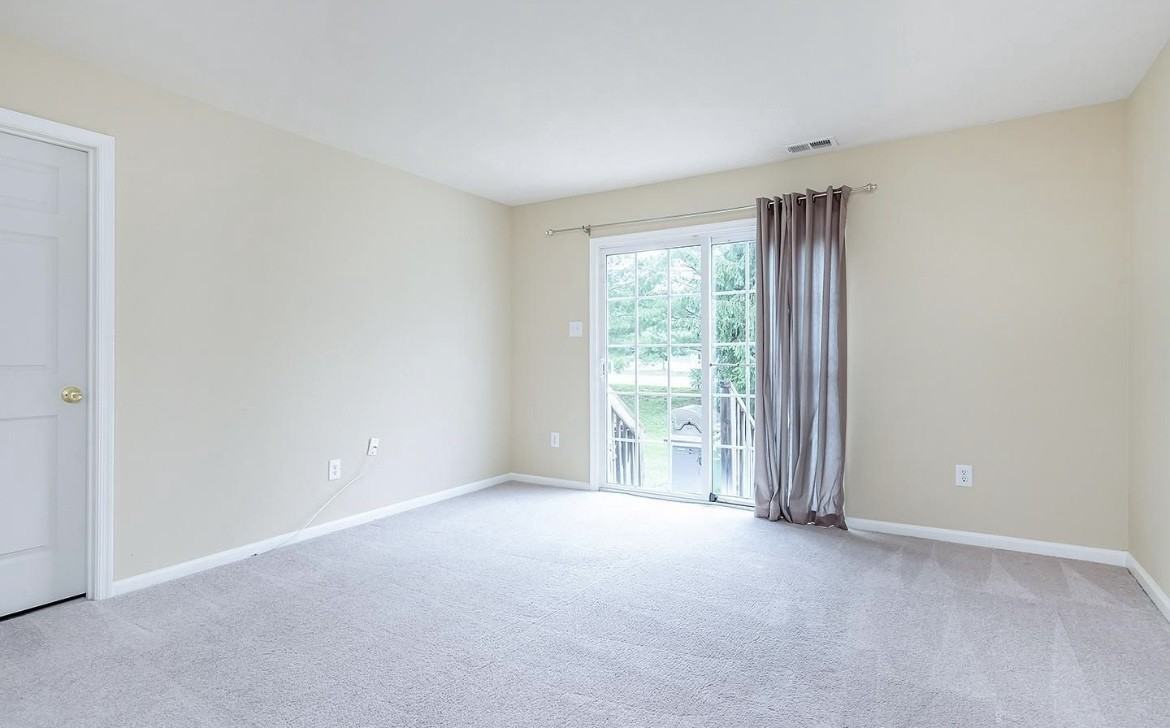 127 Acorn Dr #1 - Photo 3 of 20