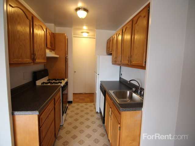 Hayes House - Photo 3 of 22