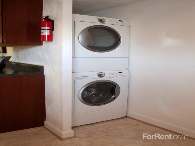 Baker Crossing Apartments - Photo 3 of 20