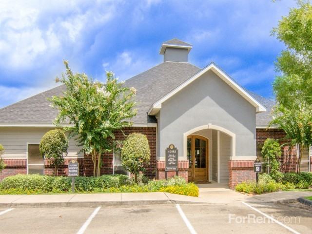 Landmark of Conroe - Photo 2 of 23