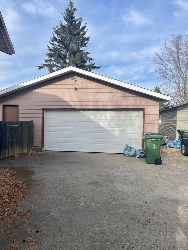 Large, Full House In Fort Saskatchewan Apartments 7918 96 Ave, Fort