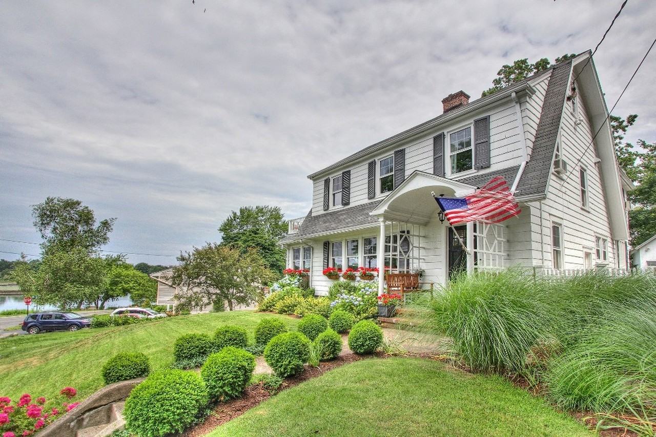 274 Balmforth St - Photo 2 of 24