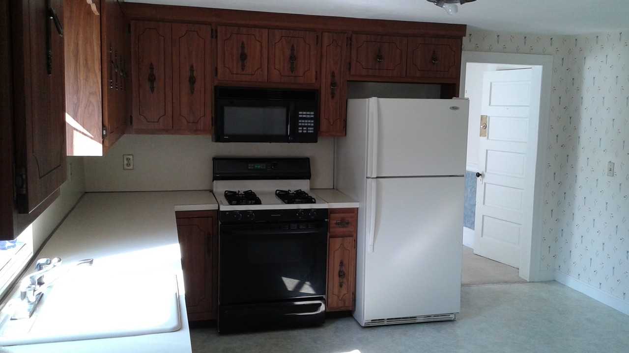 233 Forest St #233 - Photo 3 of 25