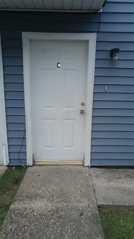 118 Oak Ridge Ave Apt C #1 - Photo 5 of 9