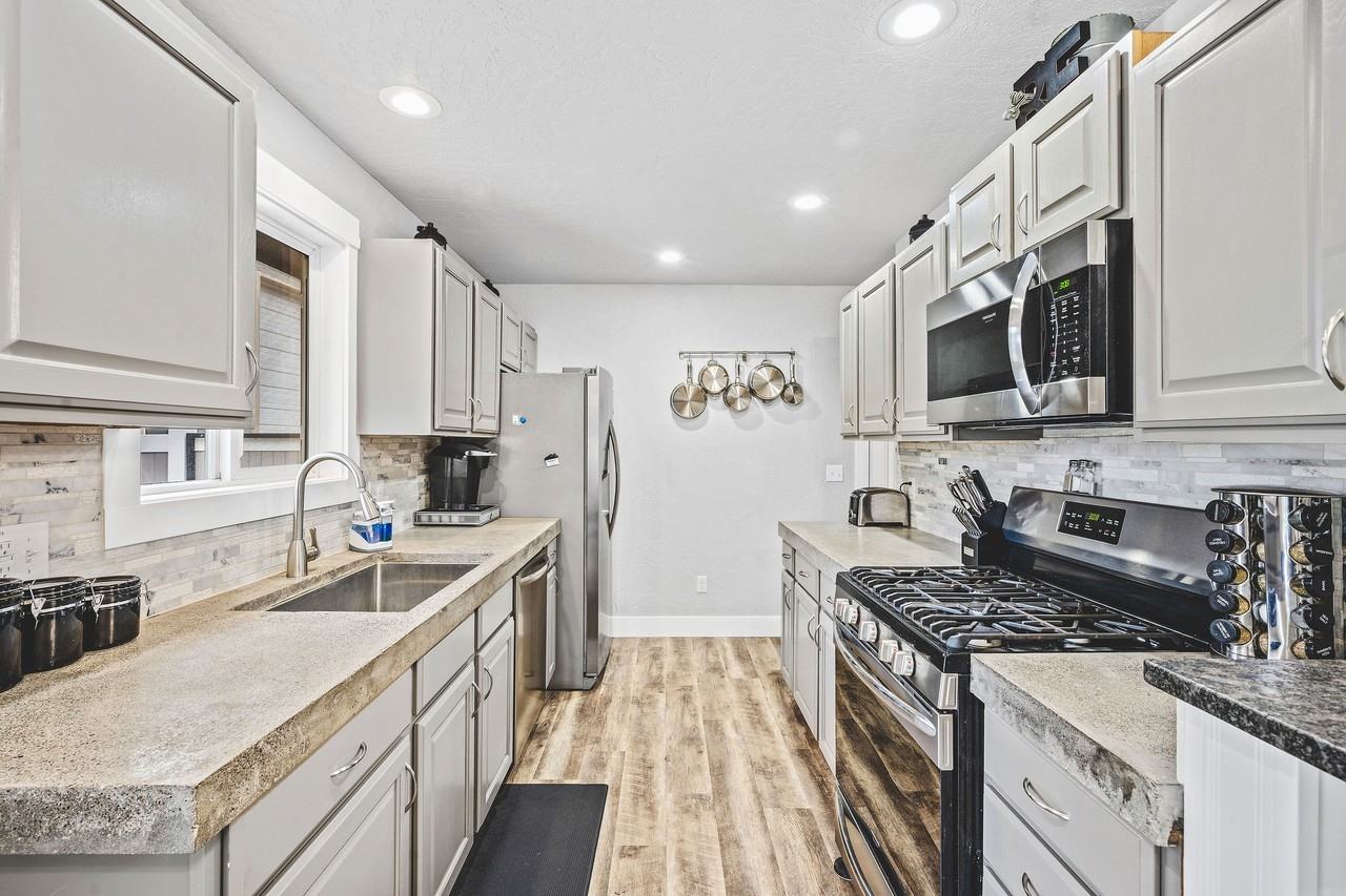 11168 N Bartlett Ave #1 - Photo 5 of 20