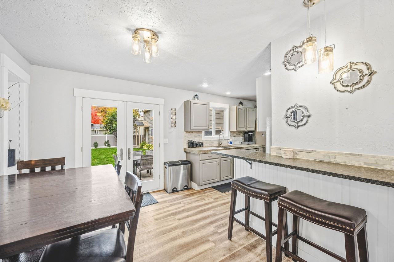 11168 N Bartlett Ave #1 - Photo 4 of 20