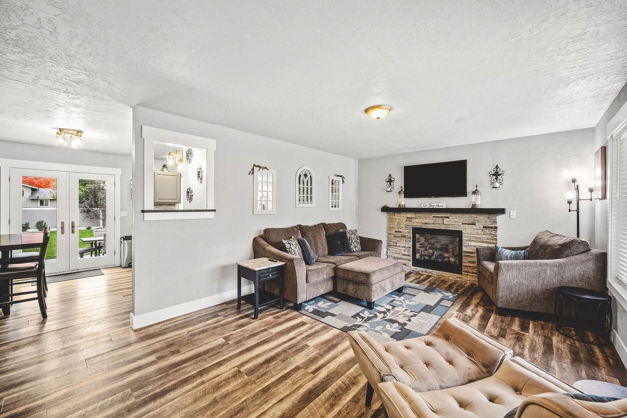 11168 N Bartlett Ave #1 - Photo 3 of 20