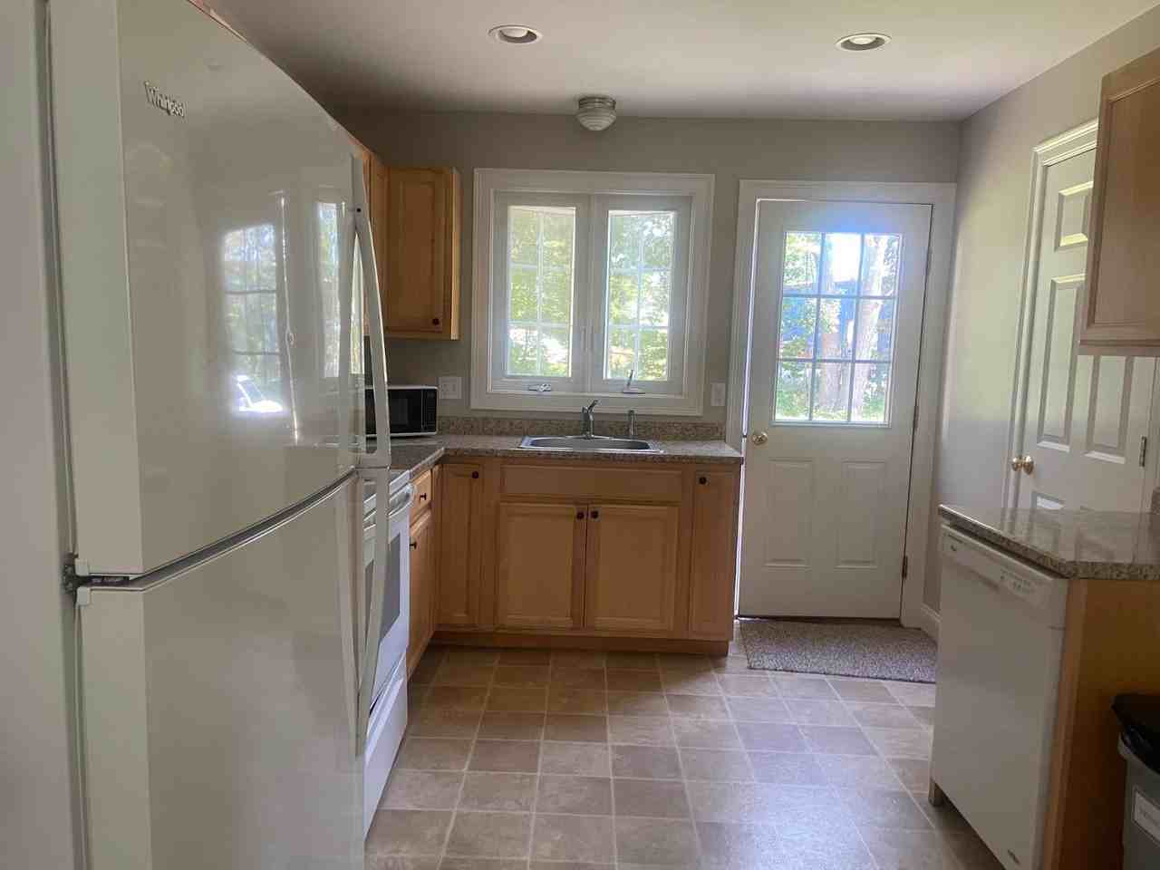 208 Hicks St - Photo 3 of 7