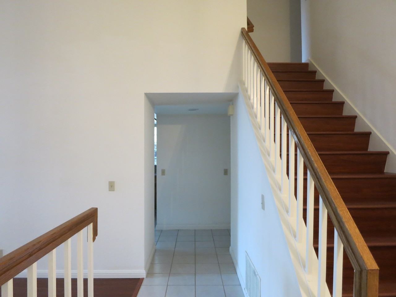 902 Kara Way - Photo 3 of 18